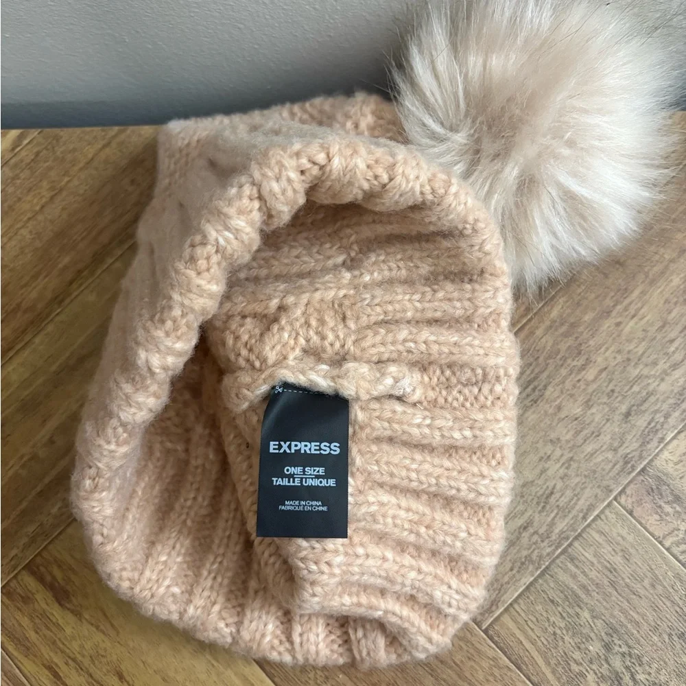 Express Pink Cream Cable Knit Pom-Pom Womens Warm winter hat